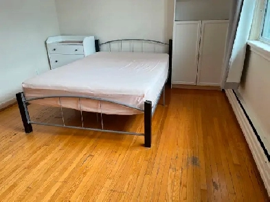 $930 Nice room for rent in Downtown of Toronto city . Image# 1