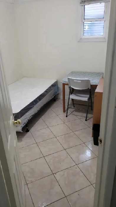 Rooms right by York University, Seneca, Schulich Business School Image# 1