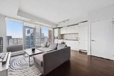 Stylish 1-Bedroom in Toronto’s Entertainment District Image# 1