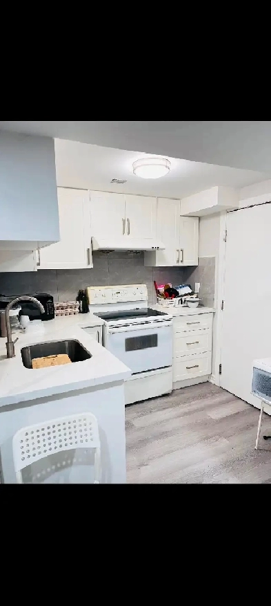 near Erin mill mall basement for rent Image# 6