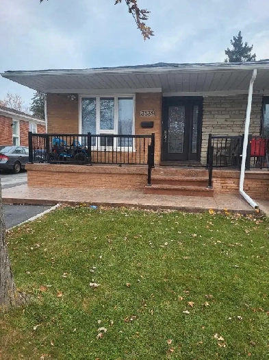 ROOM FOR RENT GIRLS ONLY SHARING IN MALTON MISSISSAUGA Image# 1