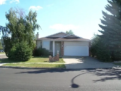 Beautiful Bungalow near Century Park LRT Image# 3
