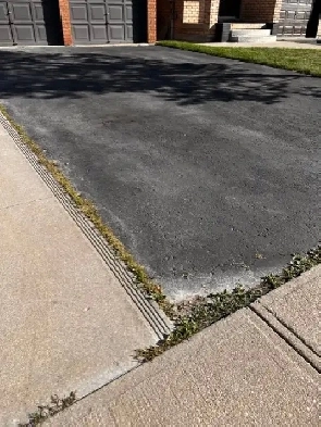 Parking Spot On Driveway For Rent In Brampton Image# 2