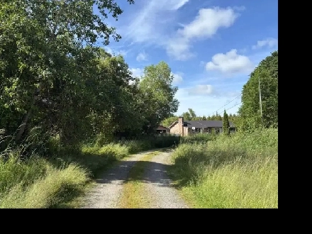 amazing and unique 5-acre private estate in South Surrey Image# 1