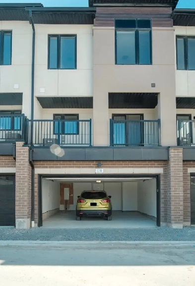 New Townhouse - 3 Beds - 2.5 Baths -  2 Parkings - Pickering Image# 1