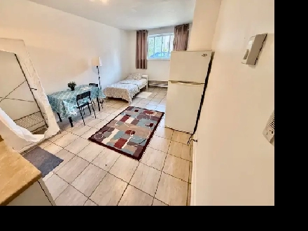 Studio TOUT inclus et meublé - metro St Michel Image# 1