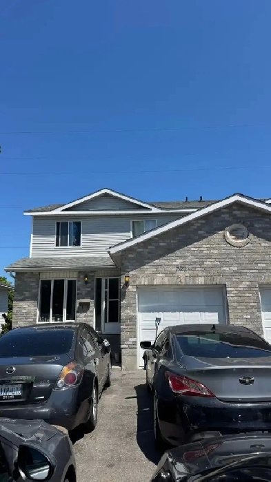 Home for Rent with basement with sep entrance with 5 parking Image# 10