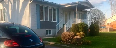 Maison lumineuse à louer, 1400$/mois à Louiseville. Image# 4