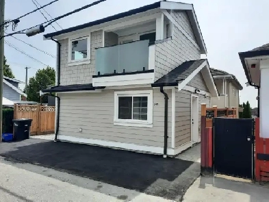 Brand new 2 bedroom laneway house Image# 1