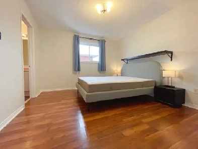 Mississauga room for rent Image# 8