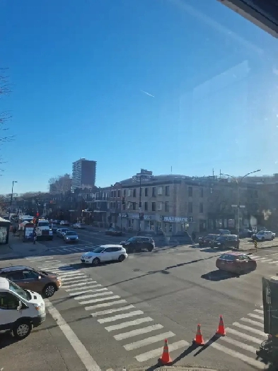 3 Beds 2 Bath Apartment w/ in unit Laundry in Mile End Montreal Image# 2