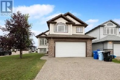 Furinshed 3 Bed   Den , 2 bath home in Timberlea Image# 2