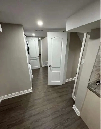 one bedroom private basement Image# 1