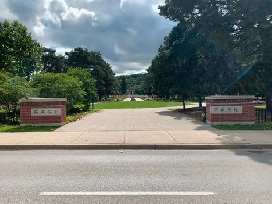 1 BEDROOM APARTMENT WITH HUGE ROOMS ACROSS FROM GAGE PARK Image# 3