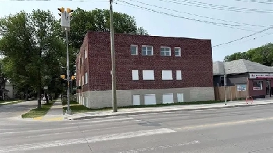 WELCOME TO 748 BANNING STREET Image# 1