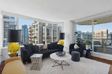 Luxury FURNISHED 2 Bed 2 Bath in Yaletown Image# 1