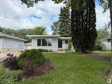 RARE FIND BACKING ONTO A PRIVATE PARK in Sherwood Park! Image# 5