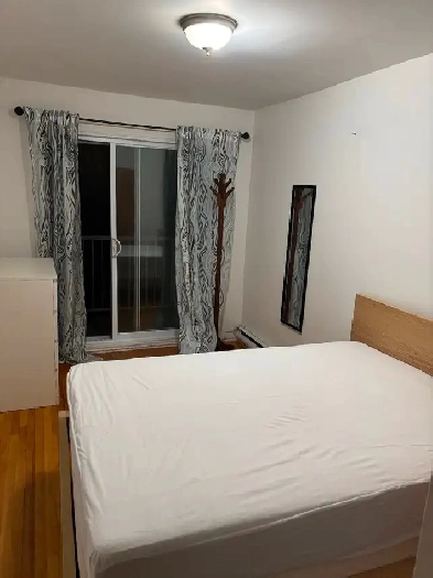 Chambre meublée avec balcon Image# 2