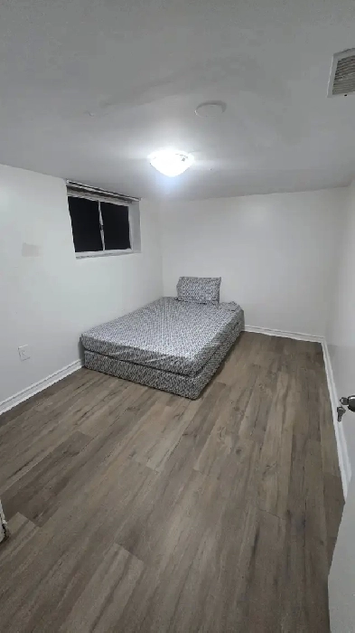 Room for rent near Port Credit Go Station Mississauga Image# 1