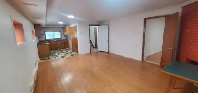 Renovated 3 1/2 Apartment Image# 11