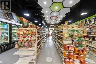 Established Food Market   Takeout in High-Traffic Area Image# 1