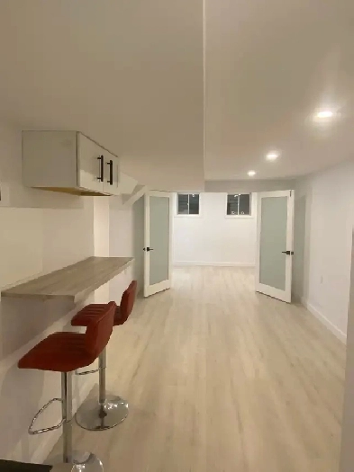 ALL INCLUSIVE MODERN 1BED DEN/OFFICE Image# 3