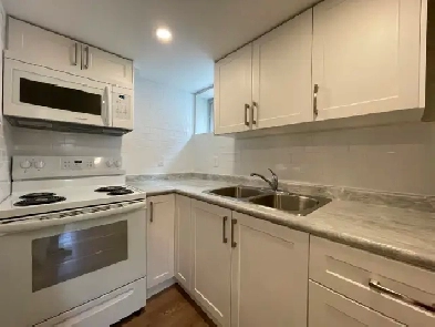SPACIOUS 2 BEDROOM APT FOR RENT! CALEDONIA & EGLINTON Image# 1
