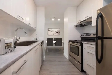 2 Bedroom Premium - 30 Westheights Dr. Renovated Suite Image# 5