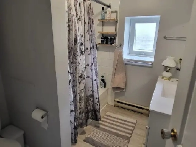 Room available immediately Image# 1