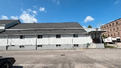 ORILLIA: COLBORNE CROSS - Loft Suite - Available October 1! Image# 1