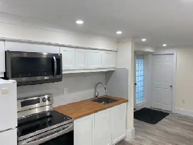 Bachelor for lease Image# 1