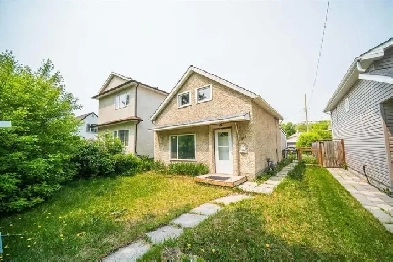 Updated 3-Bed Family Home in St. Boniface   Insulated Garage! Image# 9