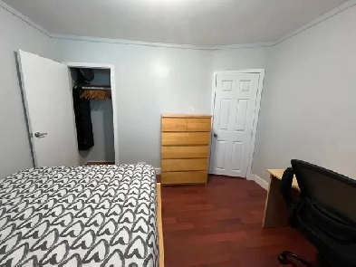 Furnished private room (includes housekeeping! and everything!) Image# 12