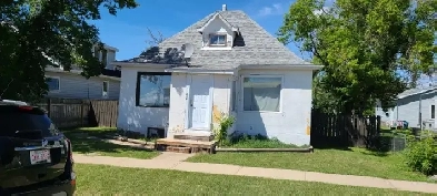 A detached House for Rent in Hanna Alberta Image# 3