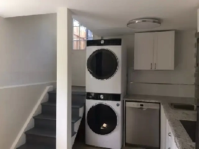 1 BR sunny lower unit in Mooneys Bay - 10 mins walk to Otrain Image# 3