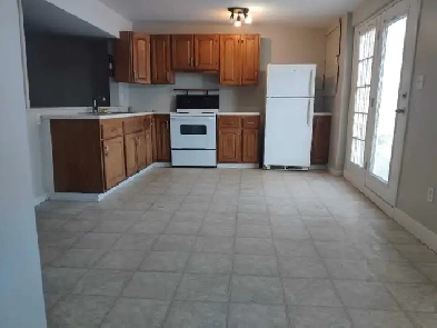 Trenton 2 bedroom   1 wastooms ground floor hugh unit $1500 Image# 7