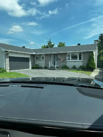 Student housing - 2 rooms for rent Carleton and Algonqui Image# 3