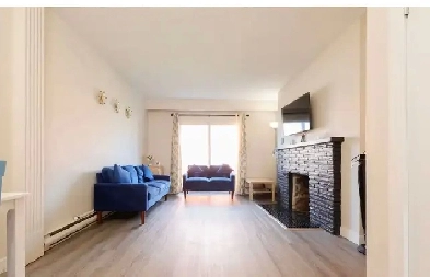 2 bed/1 bath newly renovated townhouse in Huron Heights from Oct Image# 1