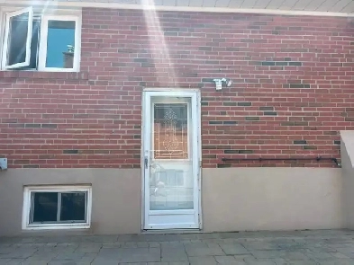 Separated entry 3  room basement unit close to 401/404 Image# 9