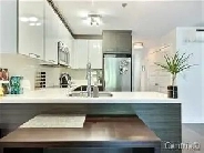 Luxueux condo  3 ½ avec grand Den pres Marché Atwater Image# 7