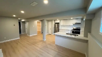 Gorgeous 1 bed/full bath/parkg/laundry UTIL INCL Image# 1