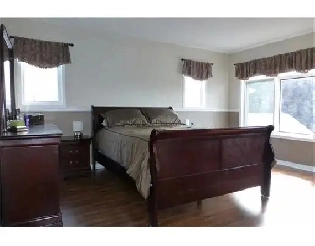 Master bedroom with private ensuite for rent – Kanata North Image# 3