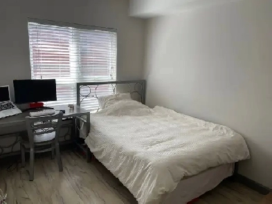 Room for rent Waterloo university female only Image# 2