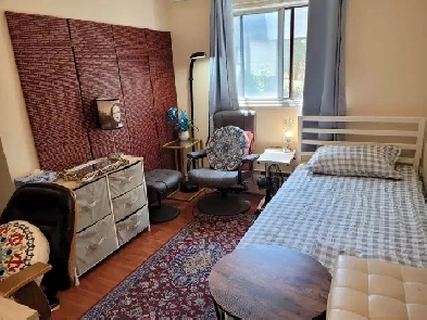 Furnished private room near Square One Image# 4