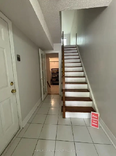 3 bed 2 bath condo townhouse for rent in Mississauga Image# 1