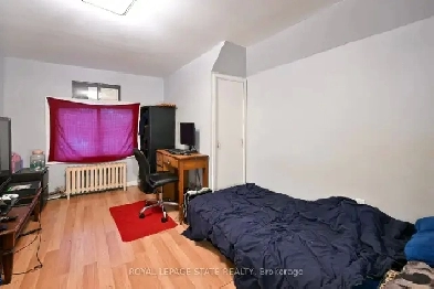 Room  for rent in Hamilton Down town Image# 1