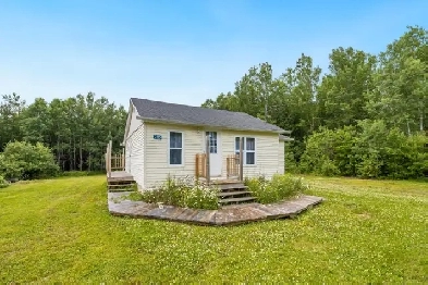 2 Bed 1.5 Bath Bungalow for Sale - Hazelton Image# 1