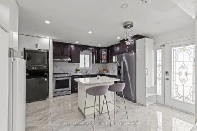 Bright & Spacious Home with Legal In-Law Suite! Image# 8