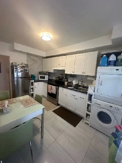 Large 31/2 in saint Laurent Available immediately Image# 1