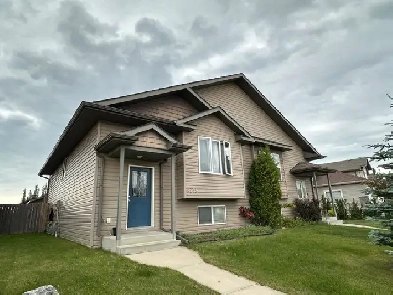 Pet Friendly Oriole Park Duplex with Double Garage and SOLAR! Image# 1